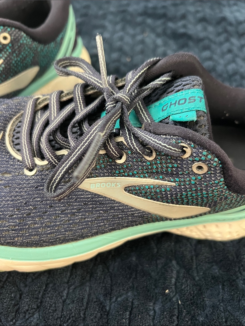 Brooks Women's Ghost Navy Running/Outdoor Shoes with Teal & Silver Accents 8.5 - Picture 3 of 12